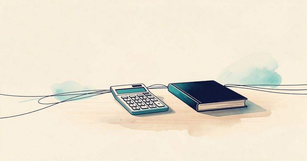 Calculadora simple y un libro cerrado