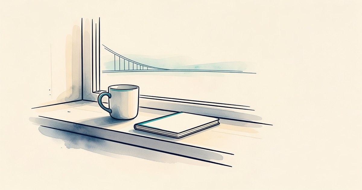 Taza y un cuaderno de mañana